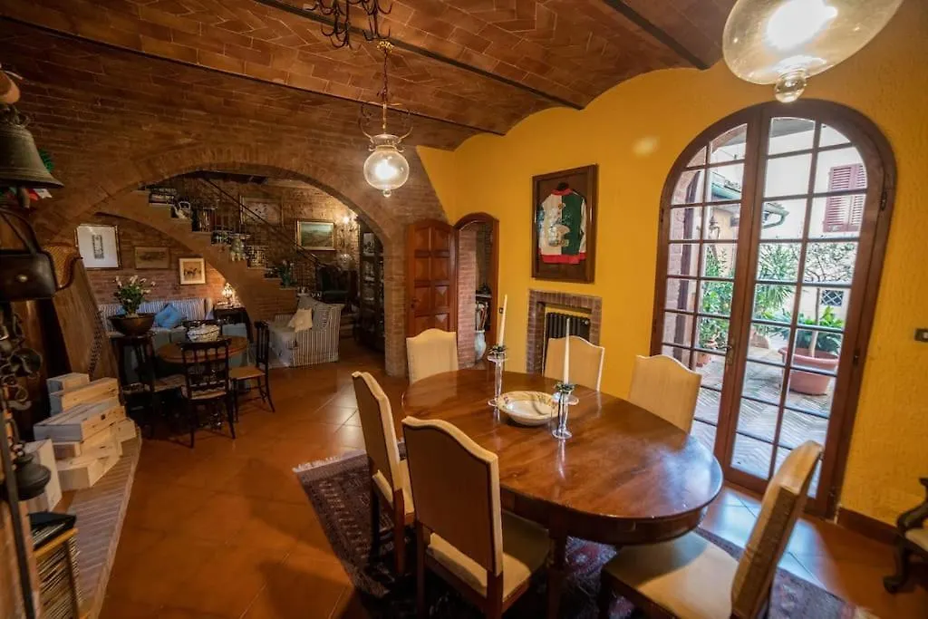 Holiday home Casa Lazzaro Al Centro Di Siena Villa Italy