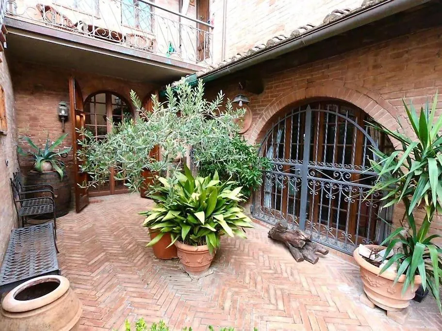 Casa Lazzaro Al Centro Di Siena Villa